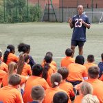 Former Bears' player Shaun Gayle speaking to pupils