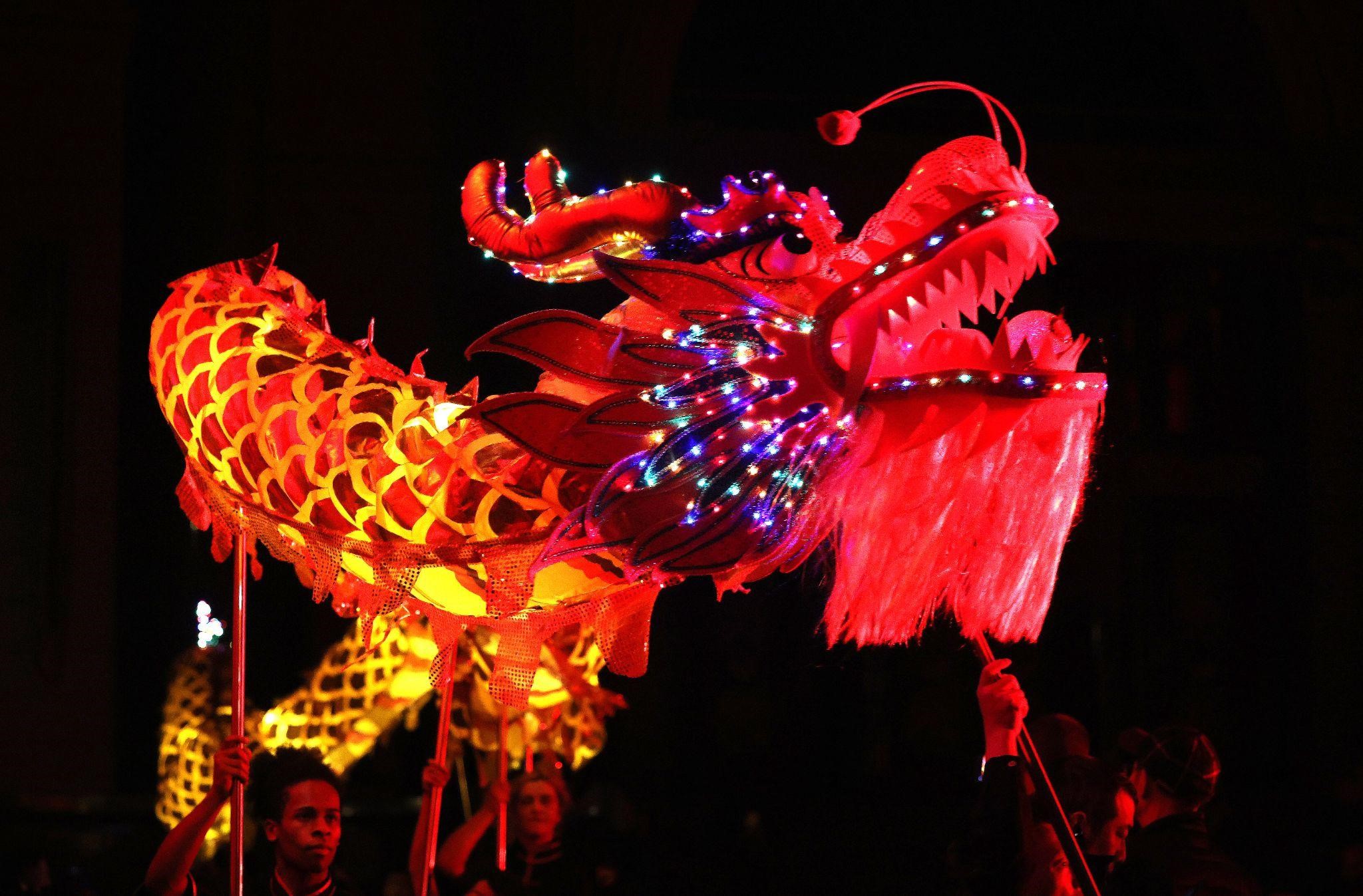 Jinlong Performing Arts – The Dragon Dance